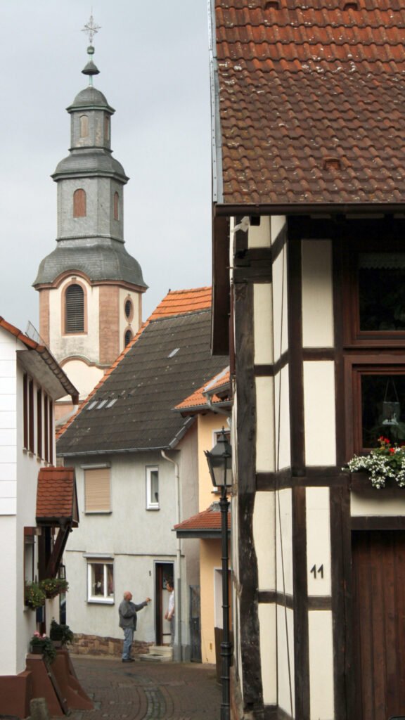 Steinau abriga a Amtshaus, casa em estilo enxaimel em que os Grimm passaram parte da infância, entre 1791 e 1796. O local abriga o Museu dos Irmãos Grimm, com salas interativas e mais de 200 manuscritos (foto: Eduardo Vessoni)