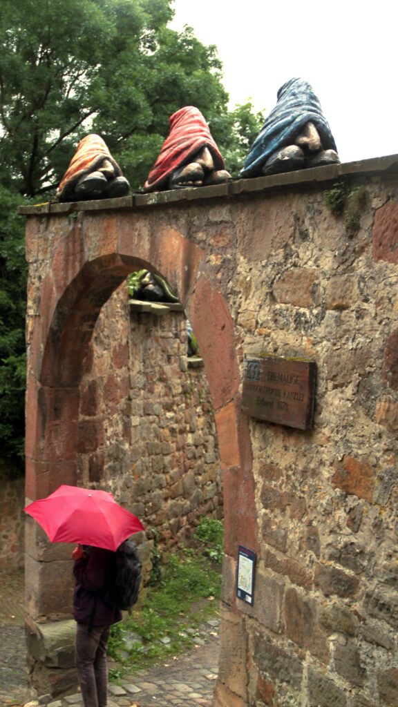 Marburg é a cidade onde os Grimm estudaram Direito abriga o Grimm Path, roteiro a pé que passa por 15 pontos com pinturas e esculturas relacionadas aos contos de fadas (foto: Eduardo Vessoni)