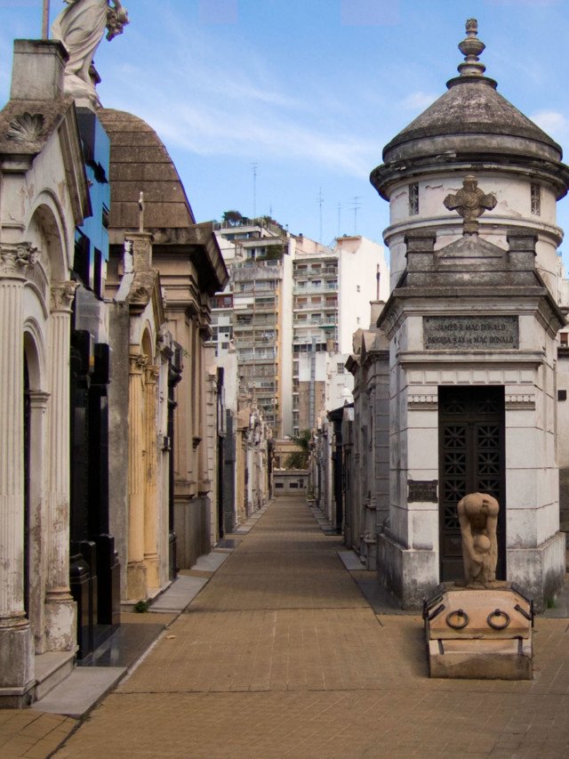 Cemitério da Recoleta faz 200 anos: veja curiosidades