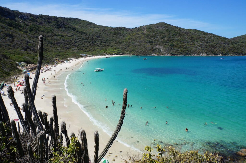 1rd_praia do forno_arraial_Wikimedia Commons