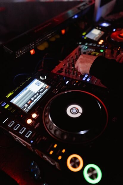 black and red dj controller